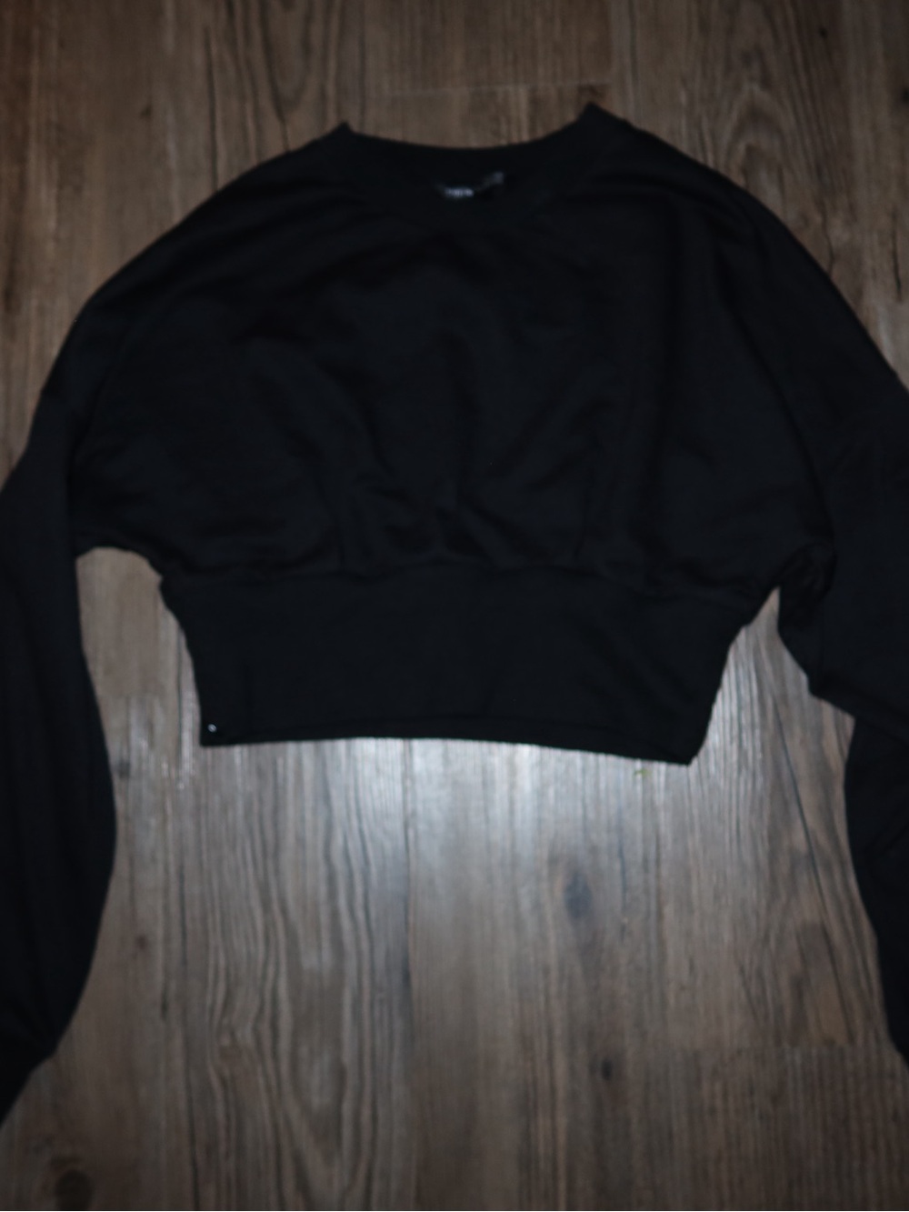 SHEIN Black Cropped Crewneck Sweatshirt